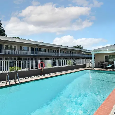 Best Western Town House Lodge-2