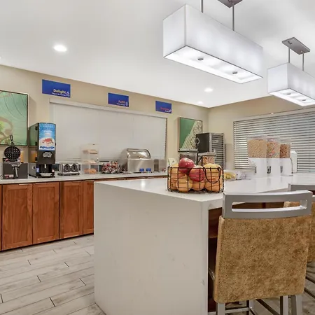 Best Western Town House Lodge-3